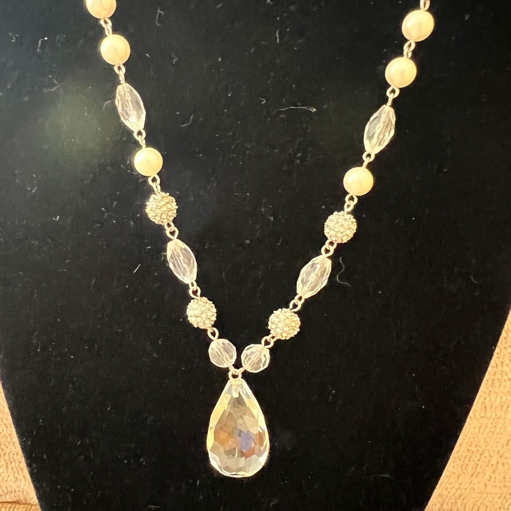 New pearl and glass bead necklace with crystal pendant wedding jewelry